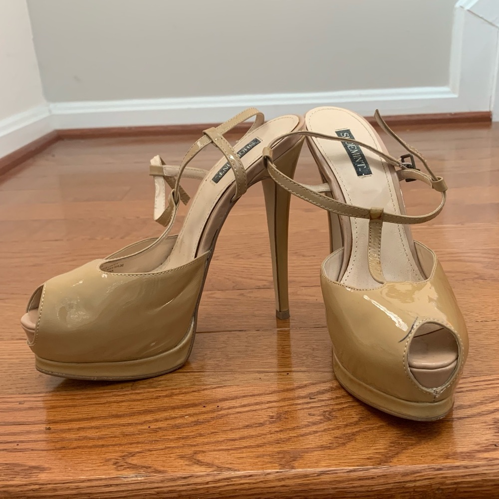 High heel shoes